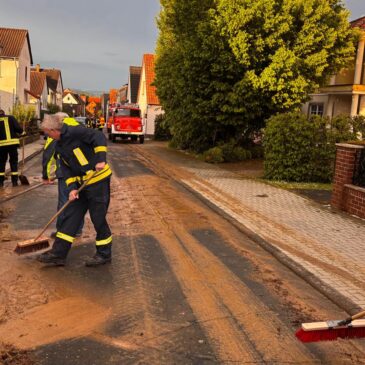 Verschmutzte Straßen nach Starkregen